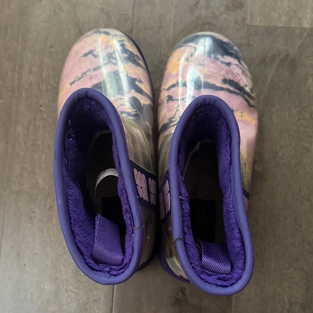 UGG Classic Clear Mini Tie-Dye Waterproof Rain Boots Purple Multi Women’s Size 6